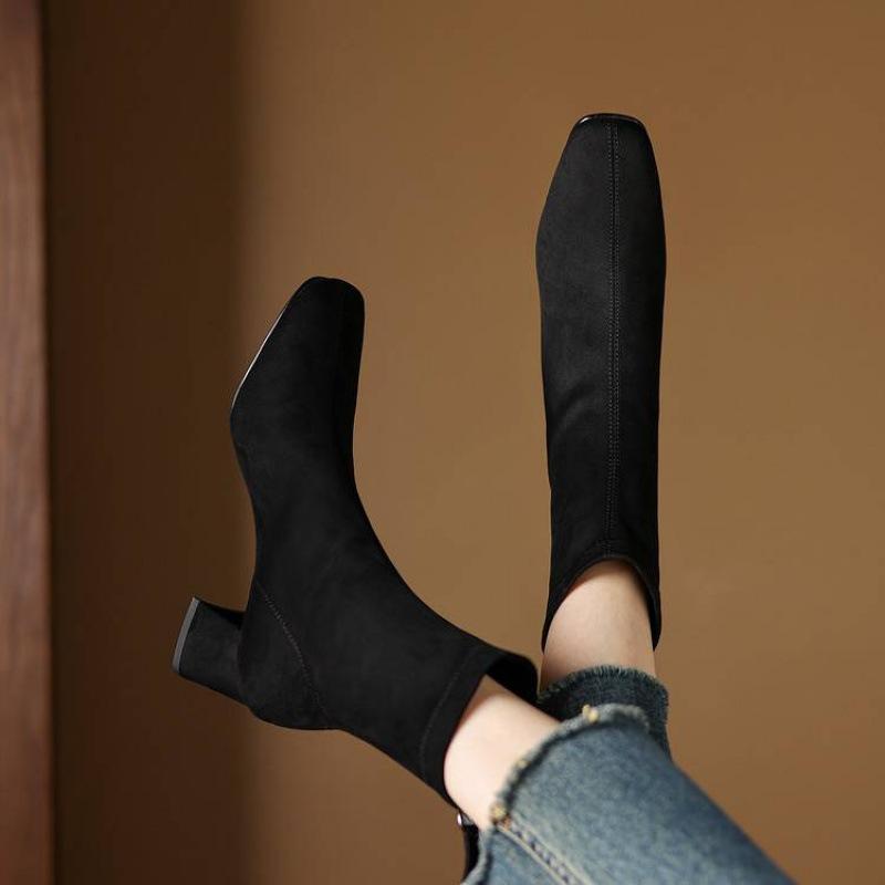 Autumn and Winter Square Head Medium Heel Martin Boots Leather Elastic Fleece Rear Zipper New Low Boots Square Heel Large Size Short Boots Women