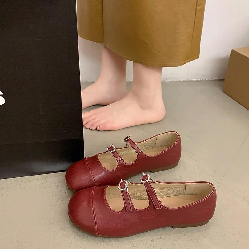 

Мода 2024 года Новые популярные летние женские тапочки Шлепанцы с круглым носком Плоская подошва Горошек Универсальные женские тапочки Zapatos 40 вино красного