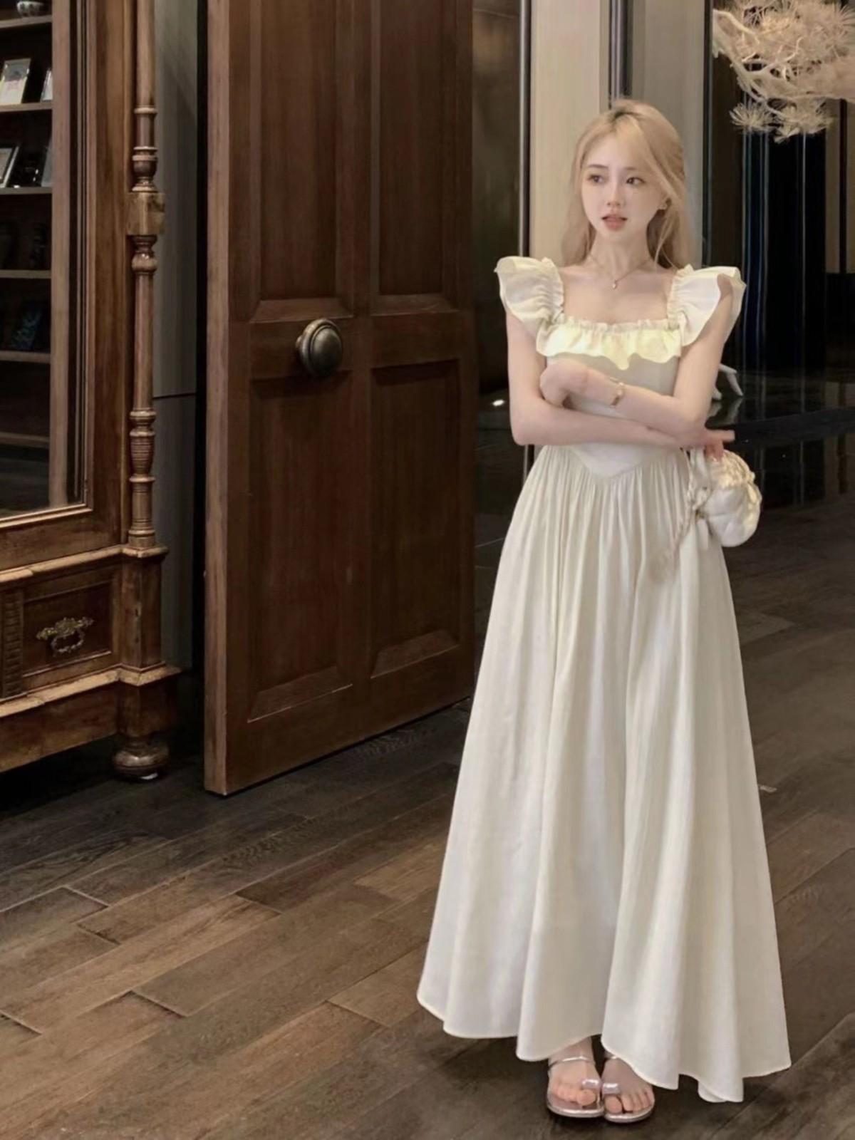 

Women s Dress With Small Flying Sleeves And Slim Waist S бежевий