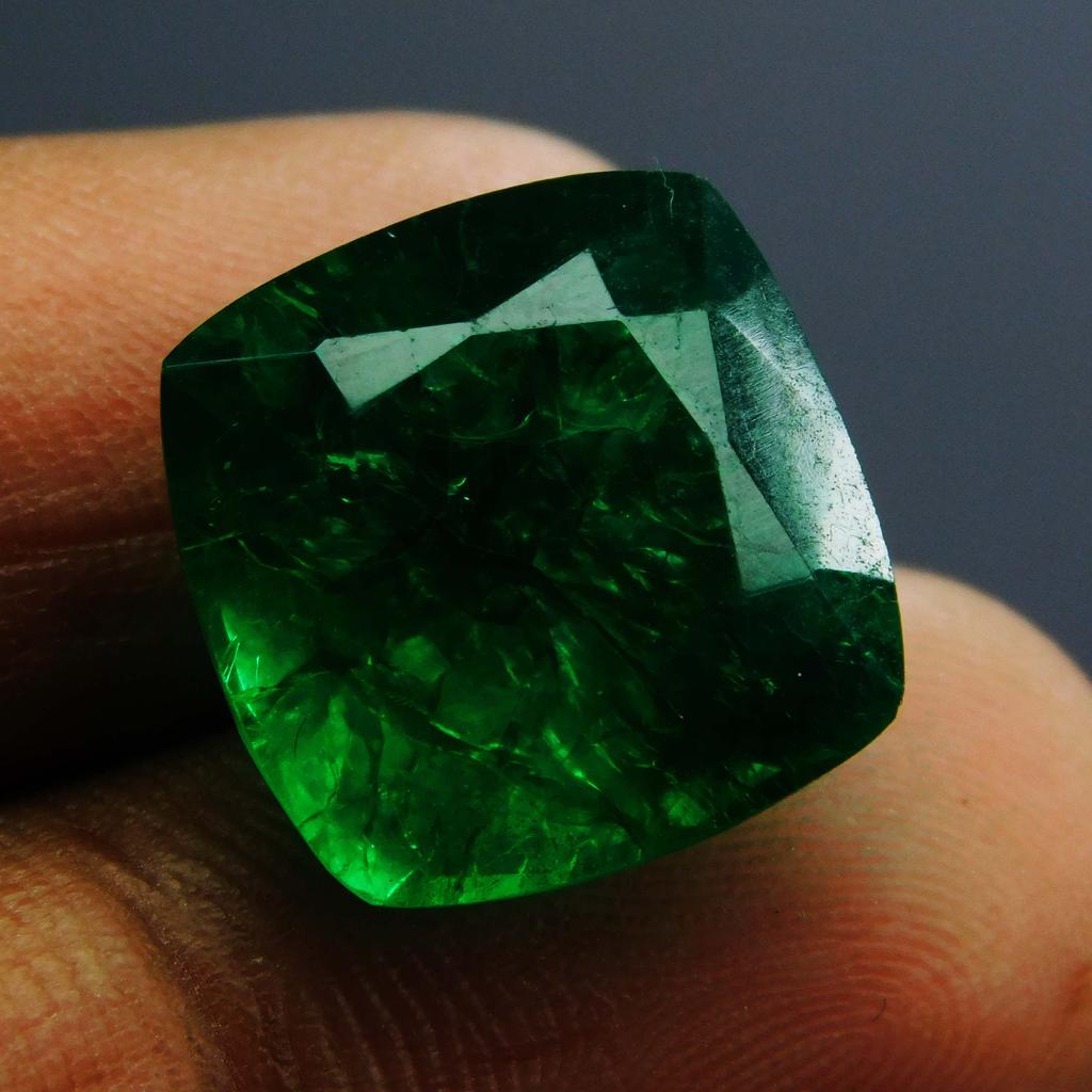 Natural Green Emerald Loose Gemstone Square Cushion Cut 10 ct for Jewelry Making and Gem Collections