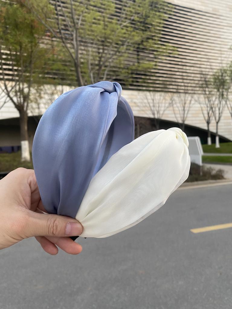 K-Stil von Ins Mädchens Helles Seidengarn Geknotetes Stirnband Schlichte Breitkrempige Doppellagige Gedrehte Haarnadel Super Fee Reine Farbe Haaraccessoire