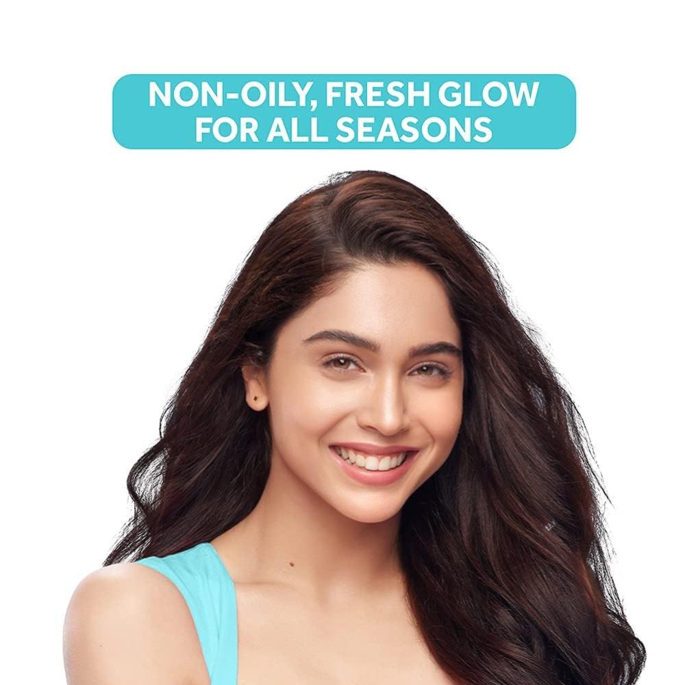 POND'S Light Moisturizer For Face & Body 250ml | Non-Oily Cream With SPF 15 & Vitamin E For Soft Glowing Skin Daily Use