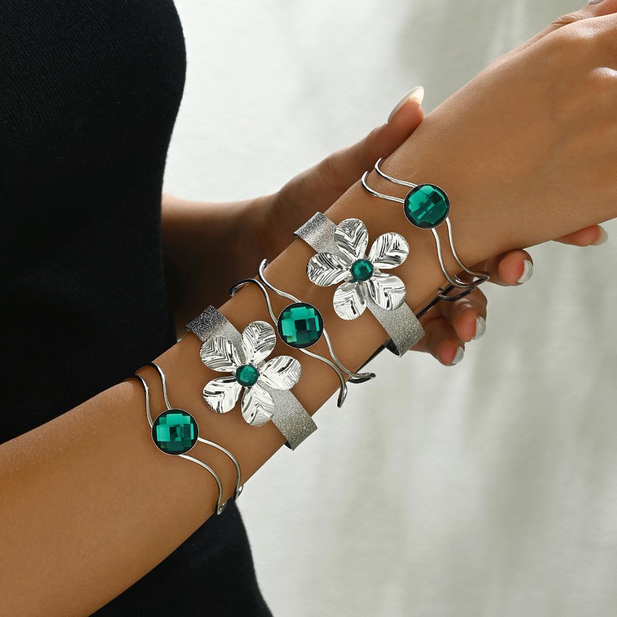 

Браслет в стиле хип-хоп, персонализированный цветочный браслет с жемчугом и бриллиантами, открытый дизайн, ювелирные изделия для рук