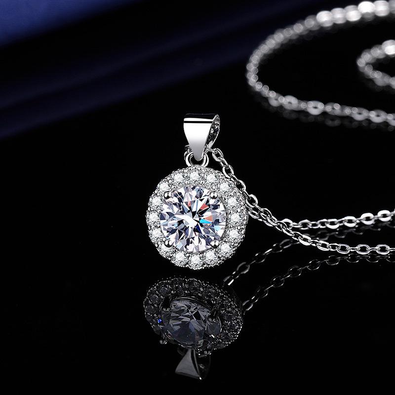 Women’s Eight Hearts Eight Arrows Zircon Pendant Necklace, 1 Carat, Round Design.