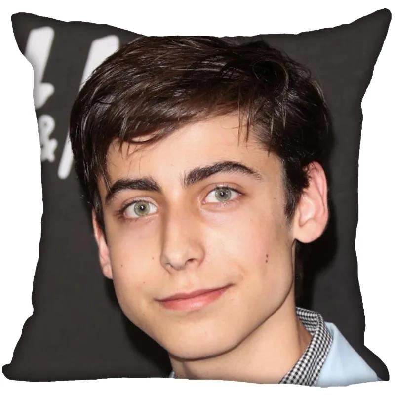Aidan Gallagher Kissenbezug Heimdeko Kissenbezüge Unsichtbarer Reißverschluss Dekokissenbezüge 45X45cm 0704