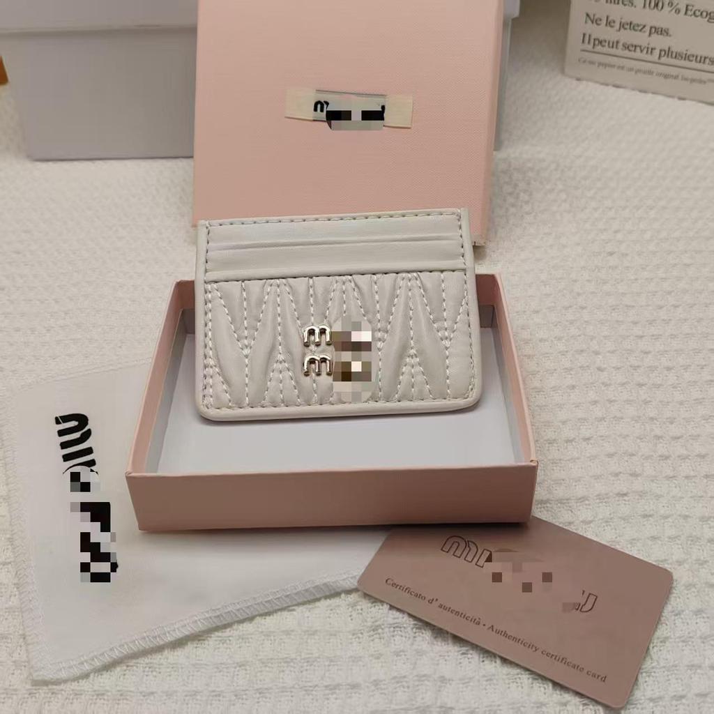 Trendy M Women's Versatile Pleated Wallet: Stylish Short Coin & Card Holder