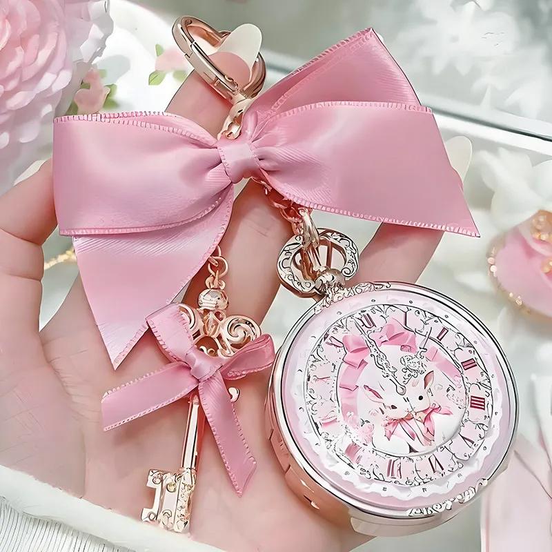 Flower Knows Bunny Garden Collection Lippenbalsam Vintage Taschenuhr Stil Tragbarer Taschenanhänger Feuchtigkeitsspendende Lippenpflege Make-up
