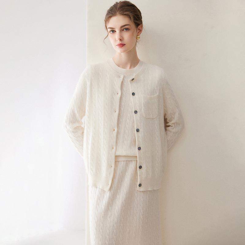 Kang Sai Ni 100% Cashmere Women's Retro Cable Knit Cardigan: Fashionable, Loose, and Slimming Outerwear