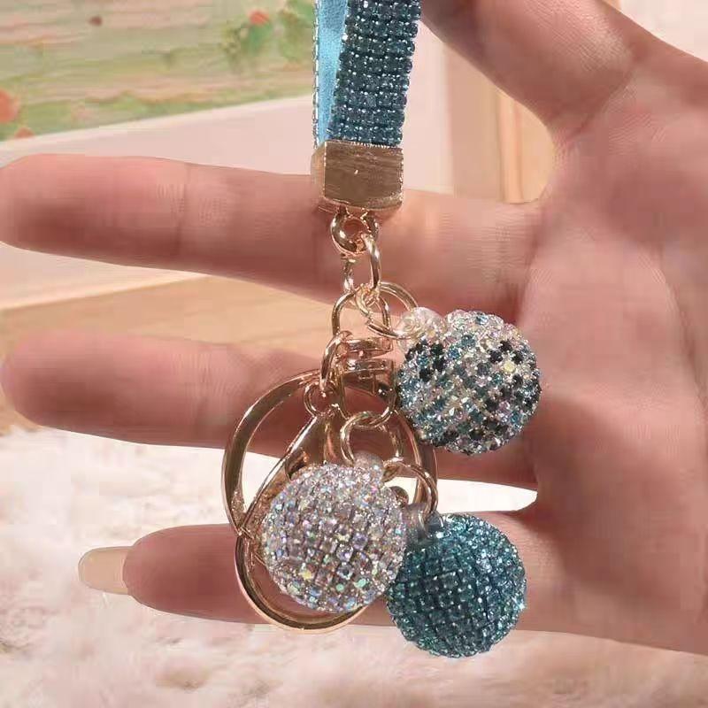 Breloczek do kluczy z okrągłą kulką z cyrkoniami, Błyszczący metalowy brelok z kryształami, Uroczy ręcznie robiony diamentowy wisiorek do zawieszenia na torbie, Prezent