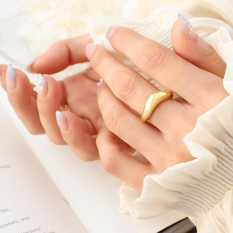 Elegant Gold-Plated Irregular Opening Ring – Simple, Personalized Light Luxury Jewelry for Women