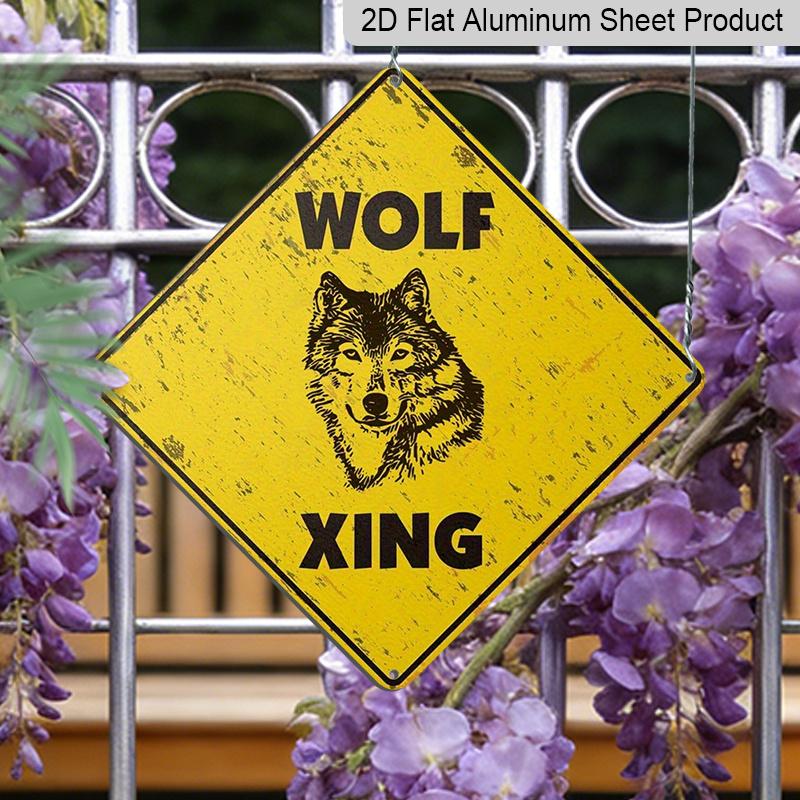 

2D Flat - 1pc of A Retro-Style Wolf Crossing Sign - A Humorous Metal Decoration Resembling Tin - Suitable for Indoor or Outdoor Wall Display in A 20*20cm