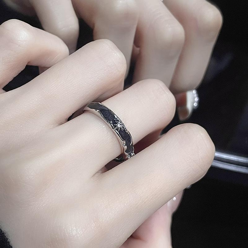 Nischen Design Sinn Retro Dunkler Zirkon Totenkopf Saturn Ring Voll Mit Diamanten Zirkon Gestapelt High-End Ring