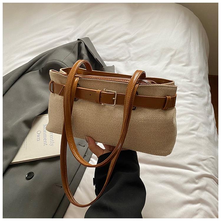 

Fashion underarm bag women s 2025 new casual canvas baguette bag simple niche design commuter shoulder bag коричневый