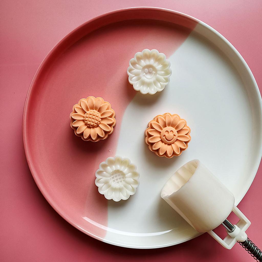 100g Plastic Material Mooncake Molds Sunflower Shape Mooncake Stamps Baking Mooncake Accessories for Mid-Autumn Festival