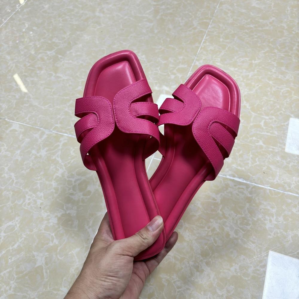 Fashion Flat Bottom Summer Retro Women Slippers Cross Strap Design Vacation Beach Shoes Trend Brand Walking Soft Leisure Ladies Slides
