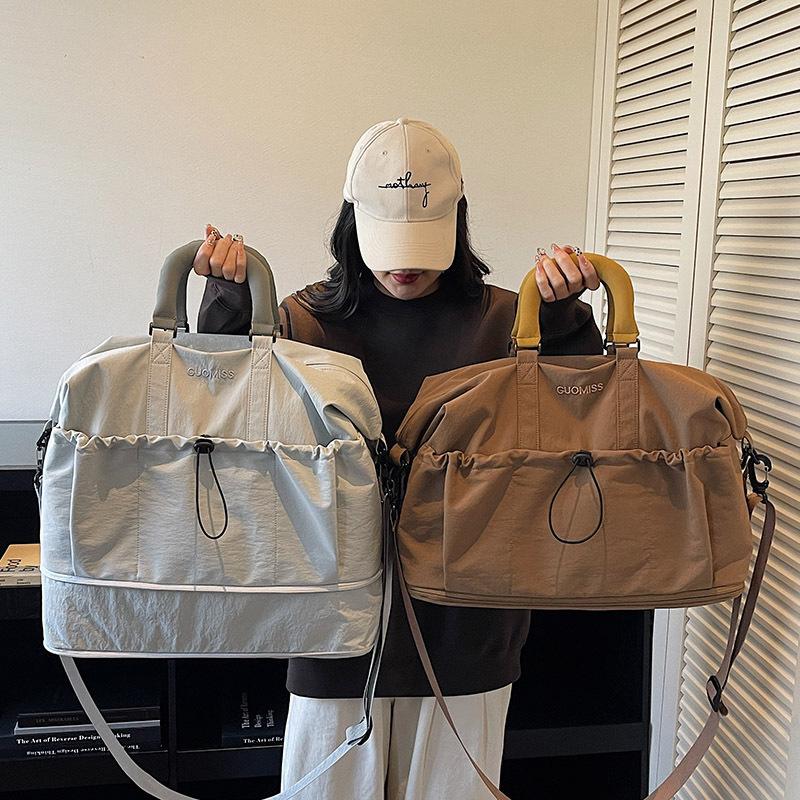 Minimalist Travel Duffel Bag with Front Pocket Large Capacity Weekend Casual Carry On Bag