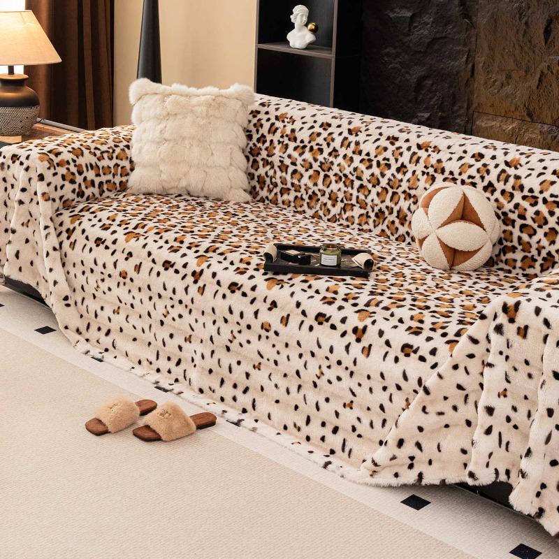 1Pc Plush Leopard Print Sofa Cover Anti-Skid And Anti-Cat Scratch In Autumn And Winter A Whole All-Inclusive Cushion Blanket