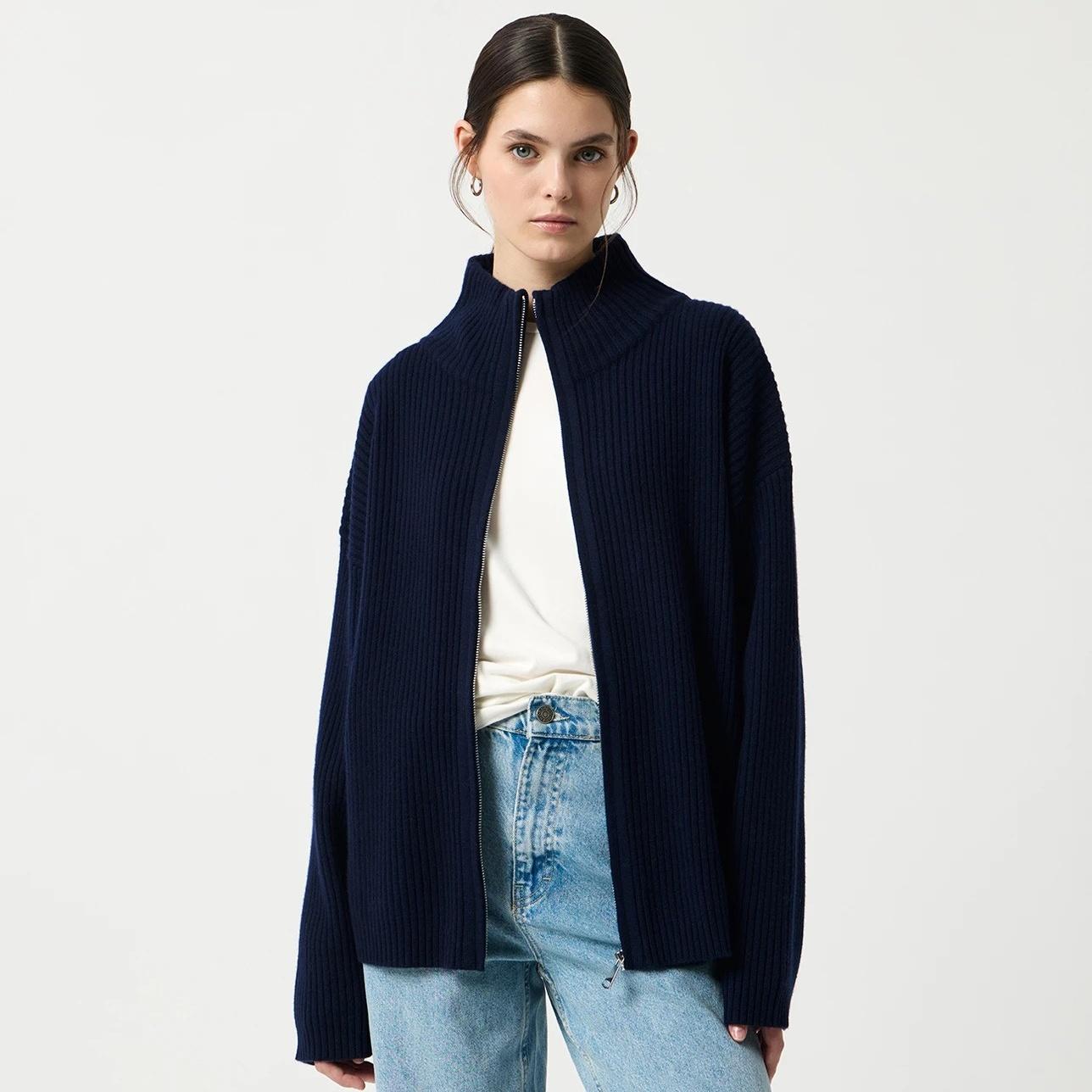 

Qooth Женский кремовый кардиган с высоким воротником на молнии, вязаный, крупной вязки, с воротником-стойкой, пальто-свитер, осень-зима, для дома, QT2749 L темно-синий