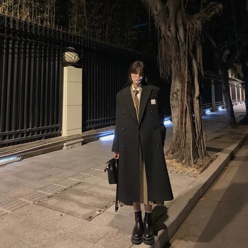 Hepburn-Style Women's Woolen Coat: Loose, Mid-Length, Thickened Black Winter Outerwear