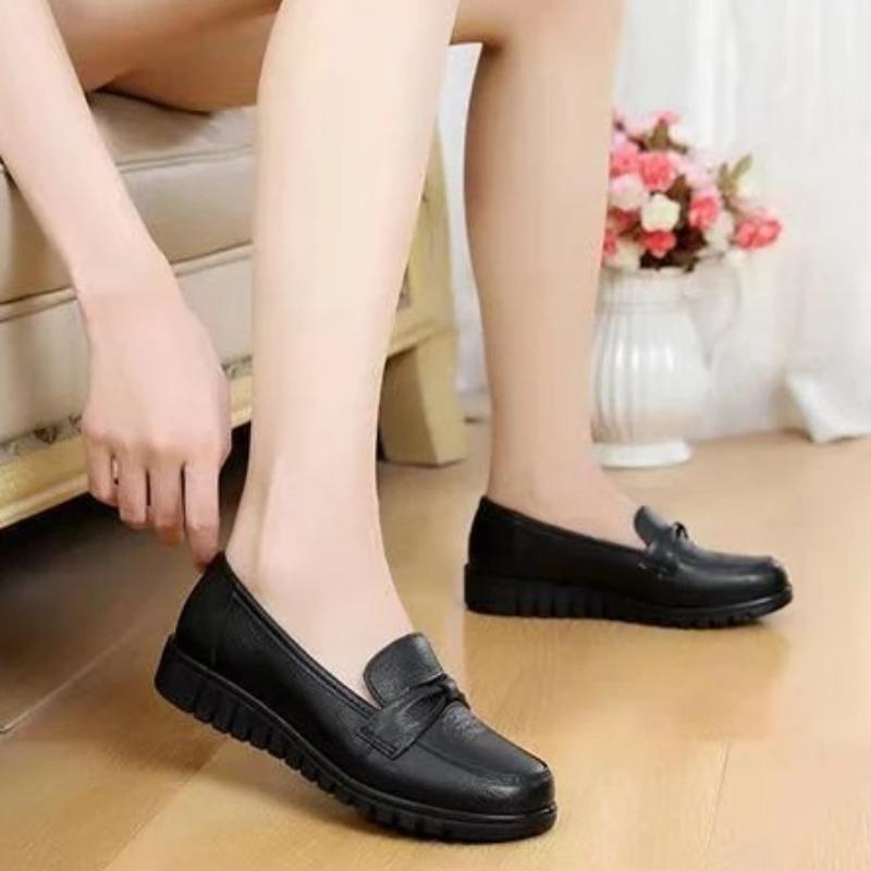 Women's Shoes 2025 New Women's Soft Leather Shoes Fashion Casual Shoe Moccasin Black Women Office Shoes Slip On Women's Loafers