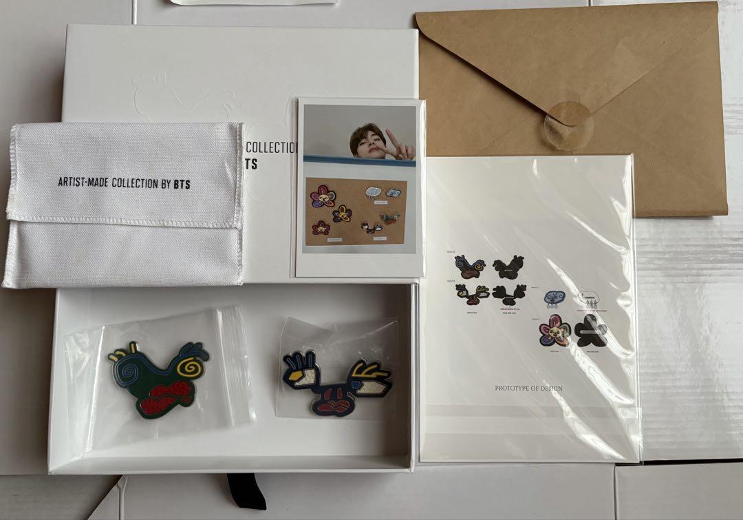 

[Б/У] Брошь V Коллекция, созданная артистами BTS
