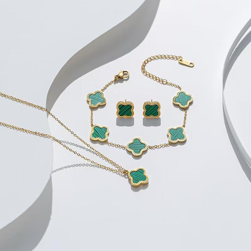 Simple Flat Double-sided Seashell Titanium Steel Four-leaf Clover Three-piece Jewelry Set Popular Online Clavicle Chain Necklace and Earrings