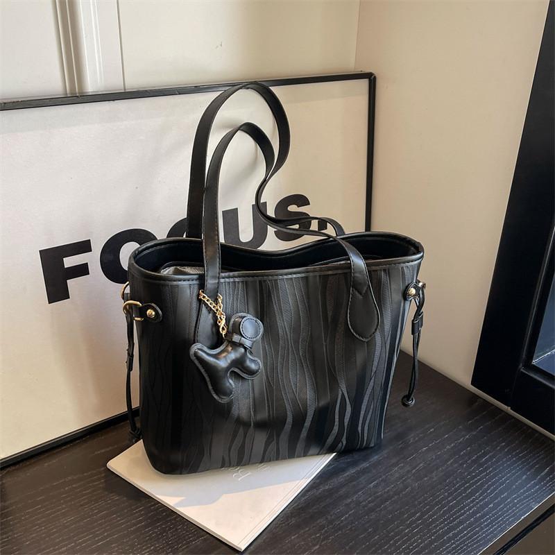 

Stylish Urban Minimalist Pu Bucket Bag Big Size Women s Bag With Popular Stitching Details чорний