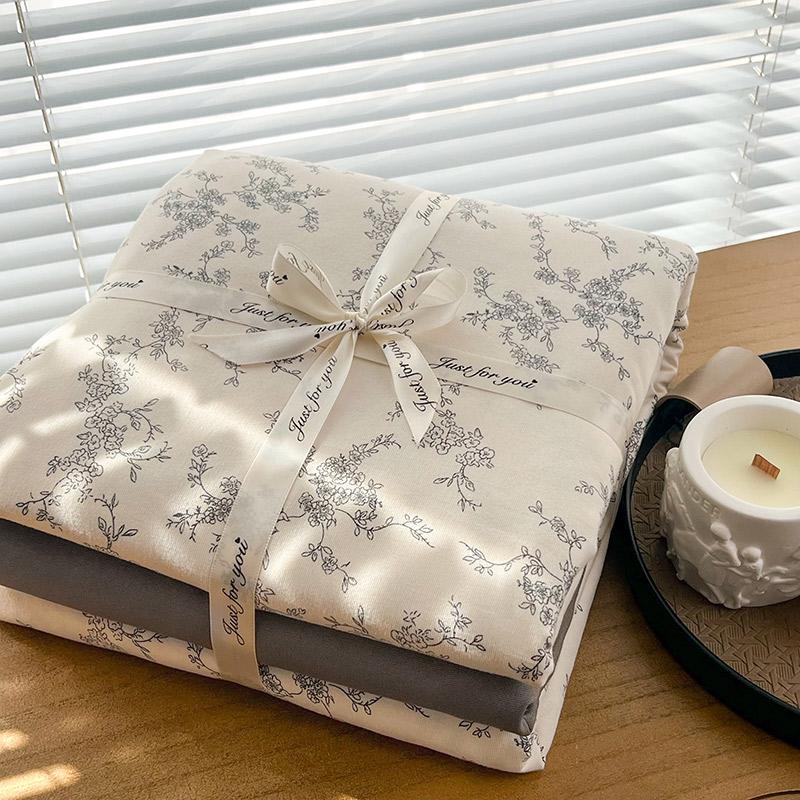 Ins Floral Print Bedding Set Knitted Cotton Flat Sheet Set Four Pieces Duvet Cover Double Layer-yarn 4Pcs Lovely Fitted Sheet
