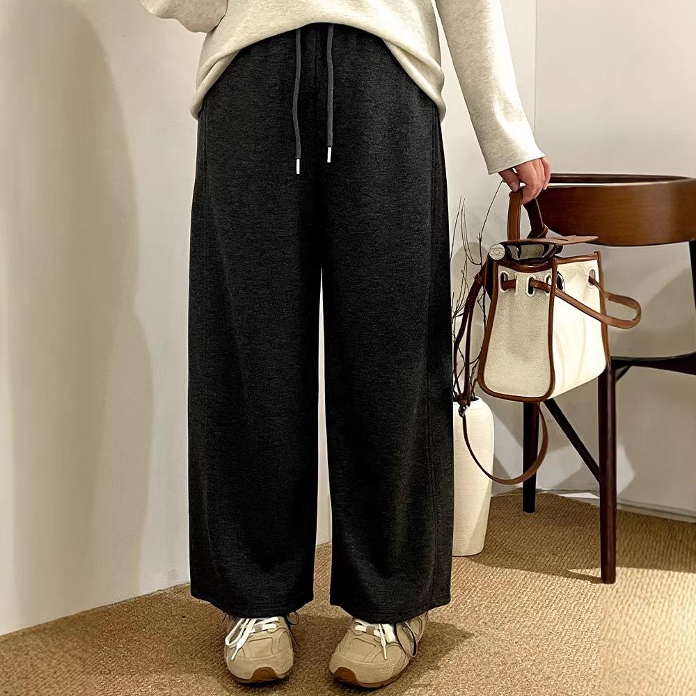 

Free Shipping: Plus Size Women s High-Waisted Wide-Leg Cropped Pants - Versatile Casual Winter 2025 Style XXXXL (90-100 kg)