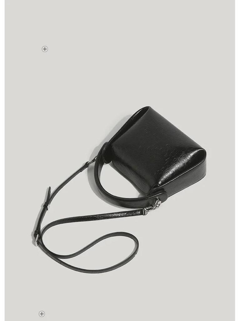 Geantă de mână crossbody moale crăpată pentru femei Primăvara/Vara 2024 - Design șic, simplu, cu un umăr