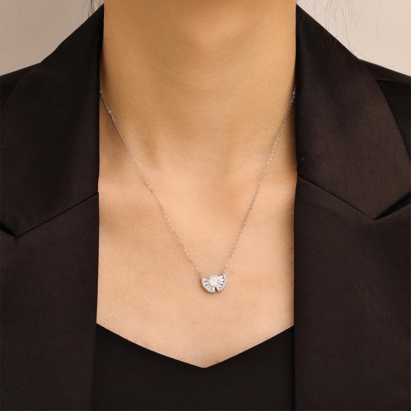 Korean Style Light Luxury Zircon Clavicle Necklace for Women