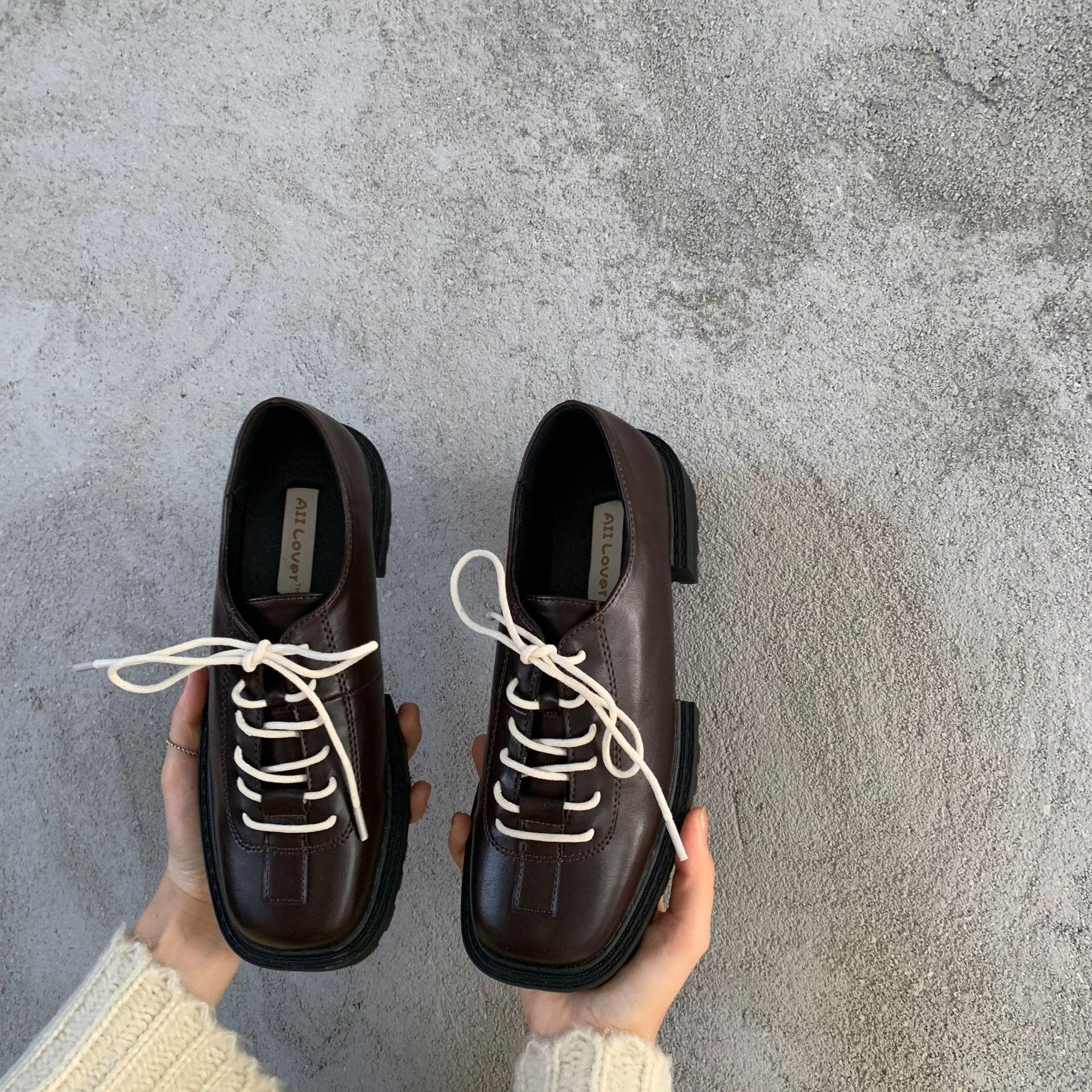 

Модные туфли-оксфорды на шнуровке для женщин, мокасины для девушек из колледжа, небольшие кожаные туфли, женские туфли на плоской подошве с квадратным носком, броги в стиле ретро, на толстом каблуке, дерби 6 коричневый