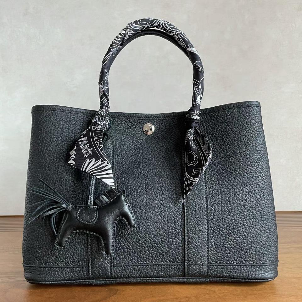 

Сумка-тоут высокого класса для сада женская 2025 новый стиль натуральная кожа на одно плечо через плечо многоцелевая ручная сумка High-End Small Size 25CM чёрный