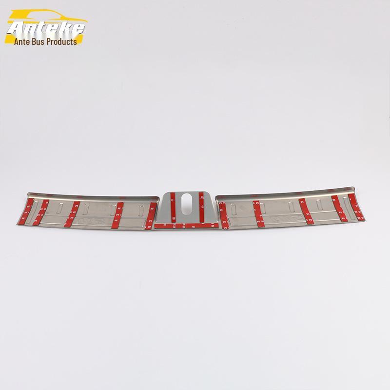 Pasuje na 19 modelů Baojun 510: Ochranná lišta zadního nárazníku a nálepka pedálu víka zavazadlového prostoru