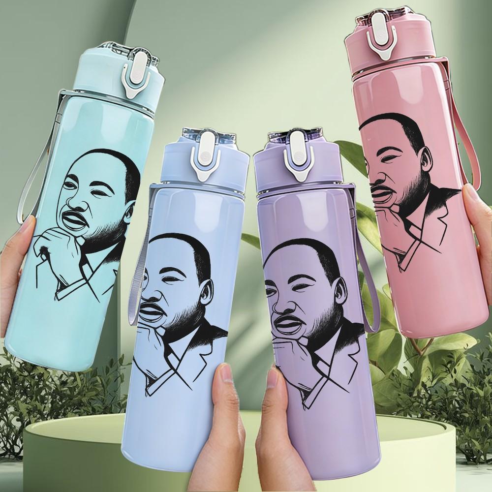 1PC Martin Luther King Portrait 750ml Color Plastic Sports Water Bottle Leakproof Flip Straw Lid Suitable for Sports Office Home Use