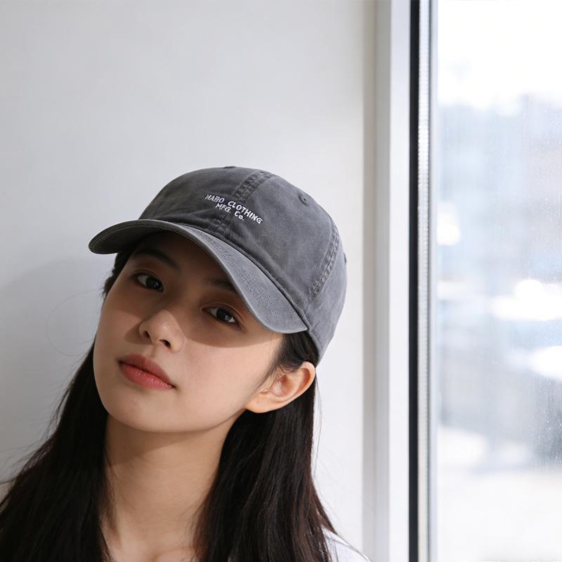Baseball caps for men and women versatile casual sunscreen peaked caps spring and summer new couples tide