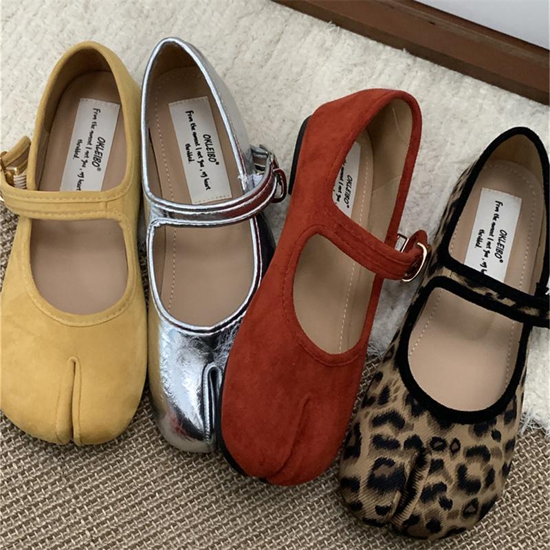 Fashion IPPEUM Women Ballet Flats Velvet Red Split Toe Shoes Buckle 2025 New Summer Mary Janes