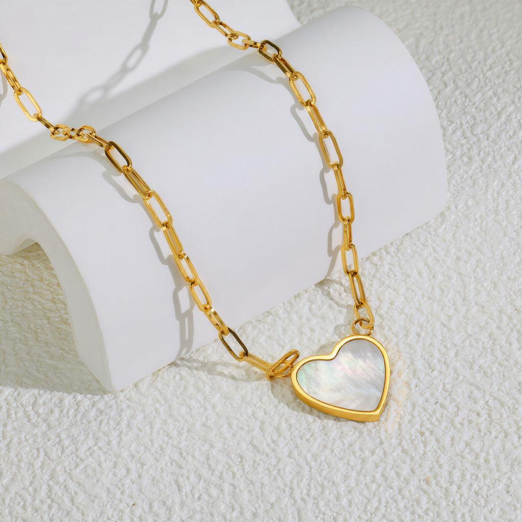 

Niche Love Necklace Female Chic Natural Fritillary Shell Chain Female Titanium Steel Plated 18K Gold Does Not Fade
