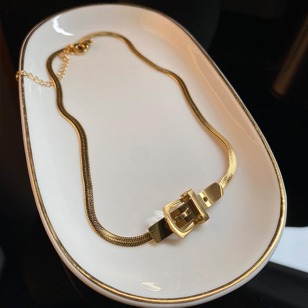 Metal Belt Buckle Collarbone Necklace Short Choker Collarbone Chain Fashion Wild Necklace Jewelry Gift