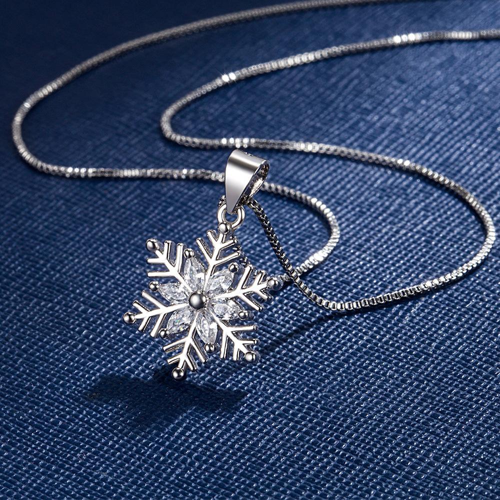 Women'S Pendant Collarbone Chain Creative Sweet Snowflake Necklace Pendant Earrings Ear Jewelry Set Gift