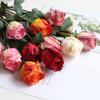 Decoração de casa – Flores e coroas artificiais