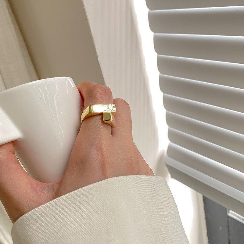 Women's Geometric Square Crossover Ring In S925 Silver: Fashionable, Versatile, Hip Hop Style, Adjustable Open Design for Index Finger.