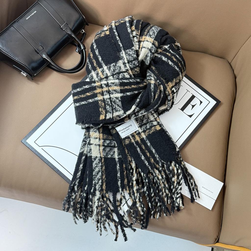 Retro Plaid Scarf Women's Winter 1116 New Versatile Korean Version Atmosphere Shawl To Keep Warm Students Thickened Scarf