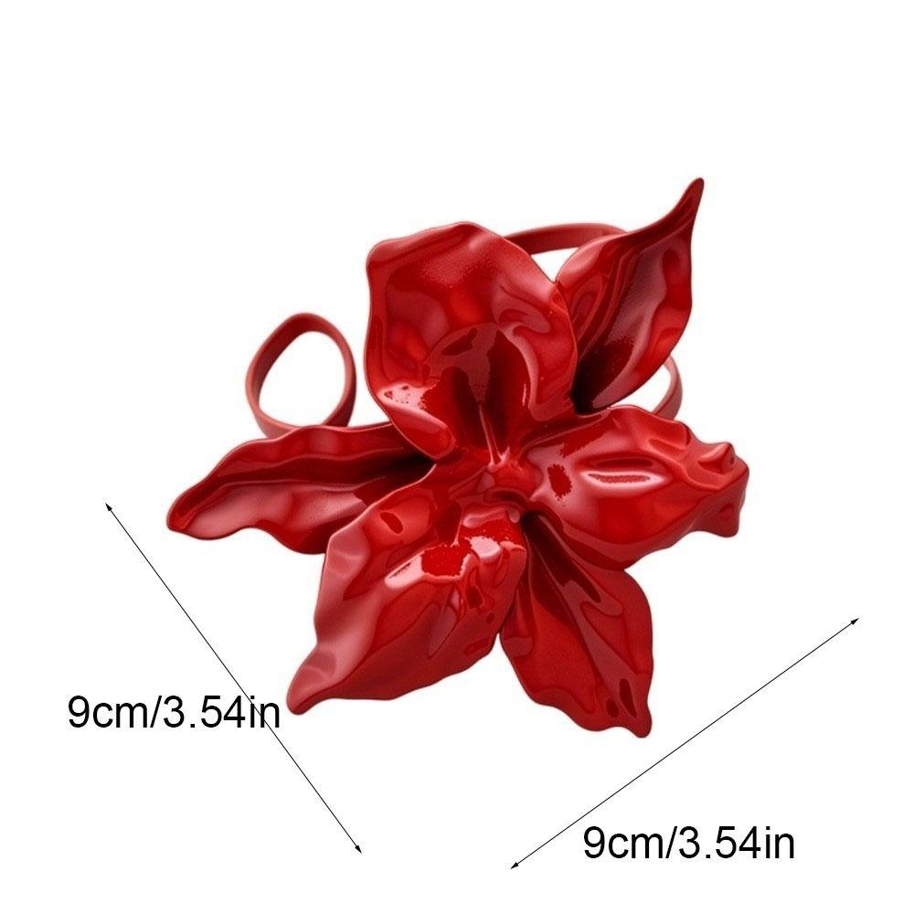 Náramek s červeným květem, velký květinový prsten na ruku, luxusní přehnaný květinový náramek na párty