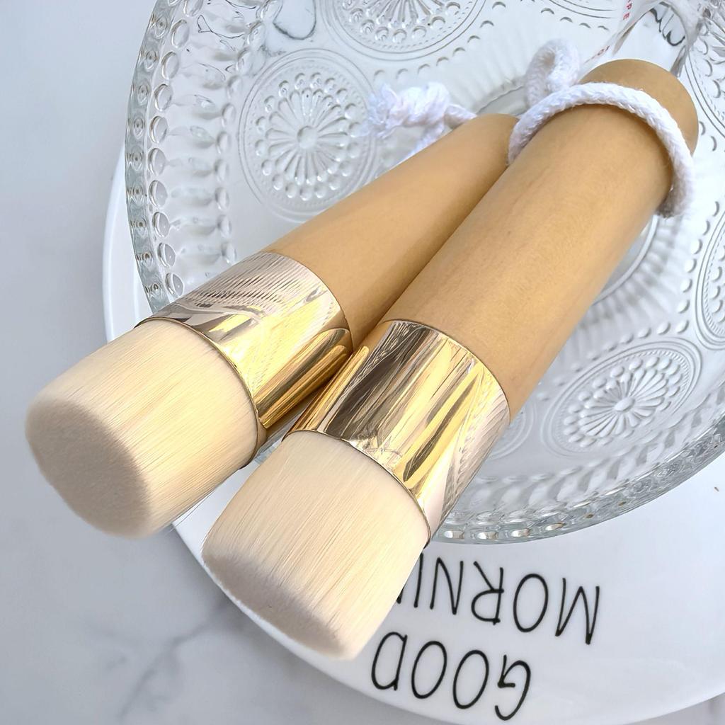 Wooden Handle Face Cleansing Brush with Fine Fiber Bristles for Blackhead Removal and Nose Massage