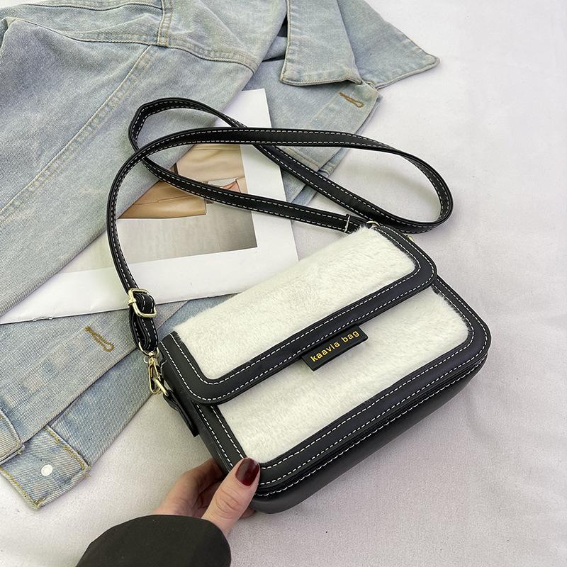 

Niche high-value foreign-style small square bag women s 2025 autumn and winter new fashion contrasting color temperament shoulder messenger bag чёрный