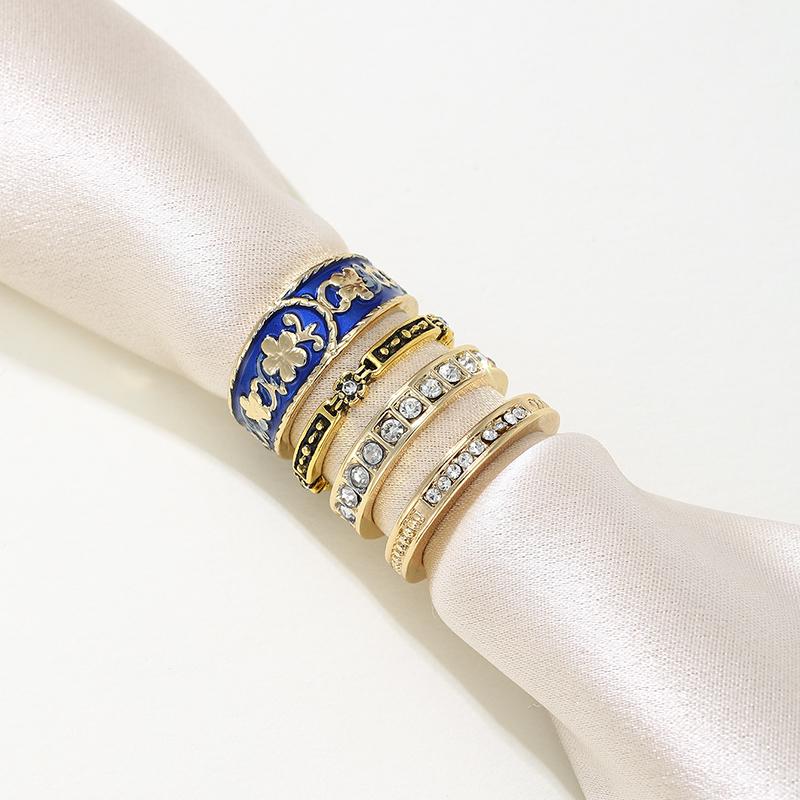 4-piece/set Retro Trend Inlaid Zircon Pattern Multi-layer Ring, Women's Personalized Creative Holiday Accessories Zircon