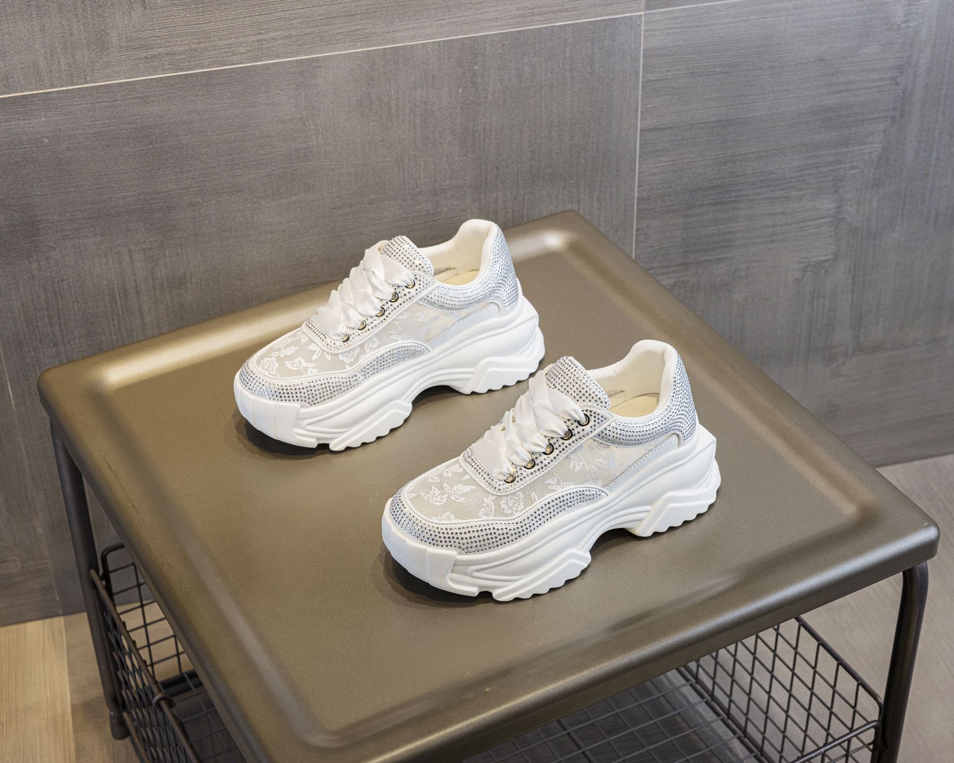 

Breathable dad shoes women s summer new thick-soled rhinestone transparent net casual shoes versatile and lightweight running sports shoes 34 белый