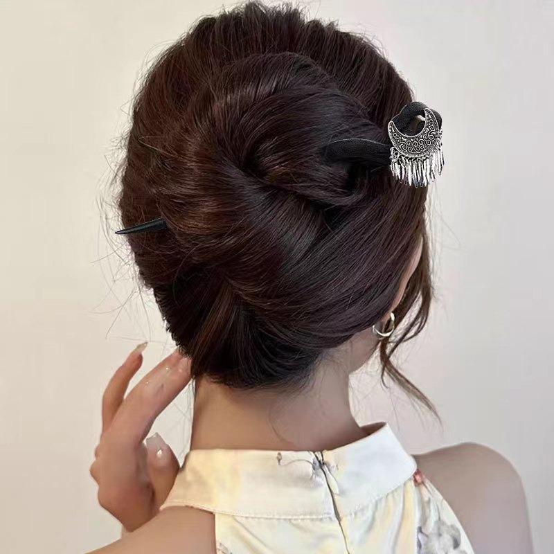 1pc Fashion Chinese Style Ancient Style Auspicious Moon Tassel Ladies Wooden Hairpin Hanfu Qipao Dished Hair Versatile Headwear