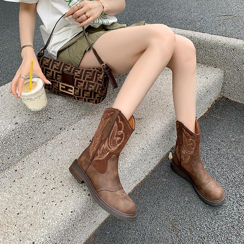 Fashion 2024 Winter Fashion High Quality Women's Boots Hot Selling Solid Color Round Toe Low Heel Sleeve Women's Short Fashion Boots